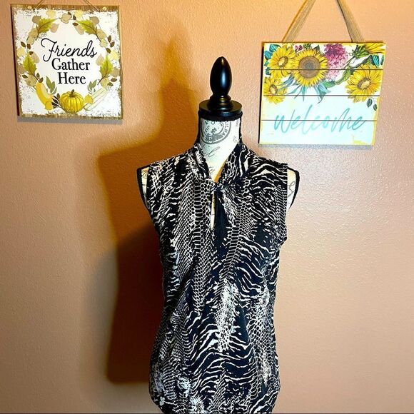 August Silk patterned blouse - Picture 1 of 8